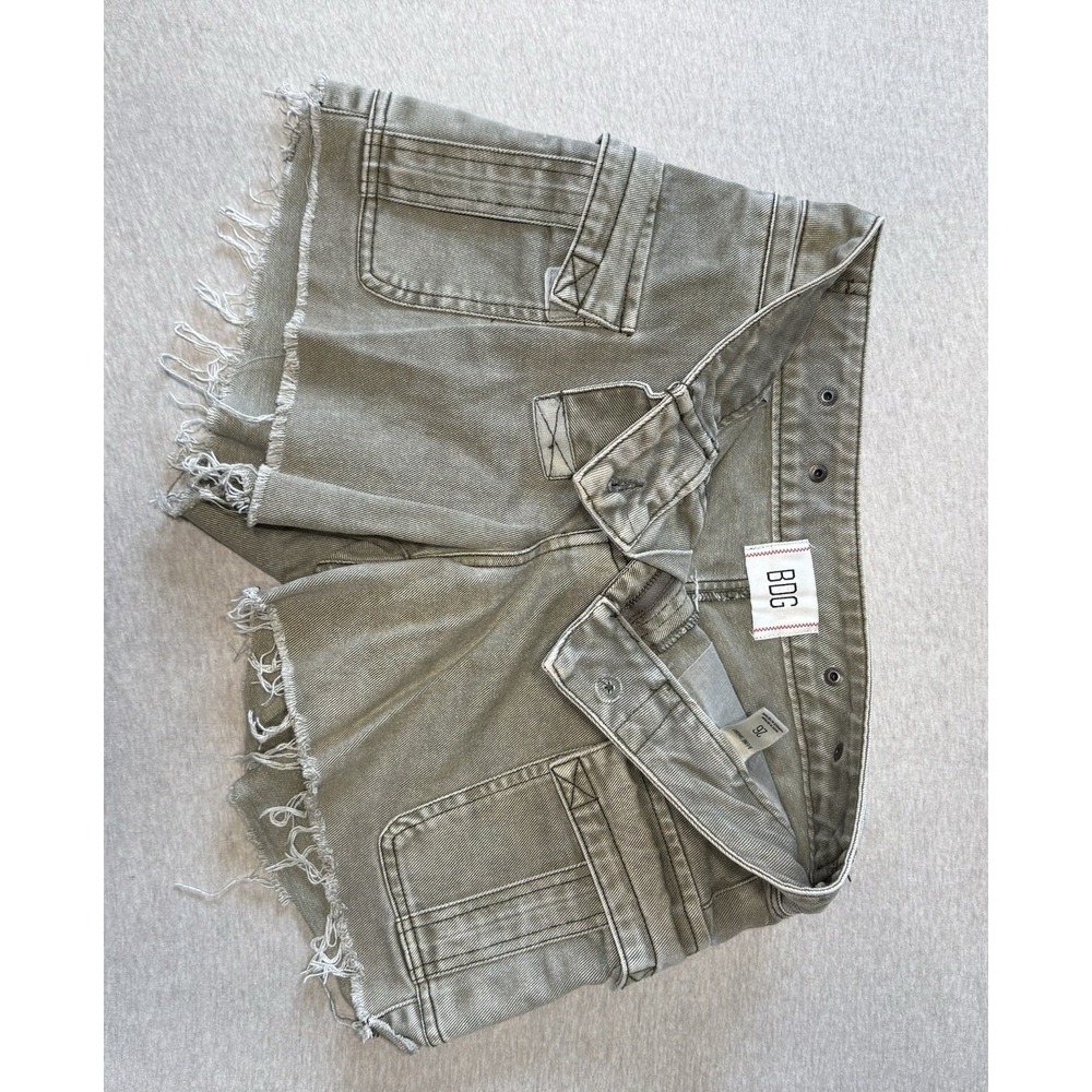 BDG woman's Green Cargo Cut Off Shorts Size 26